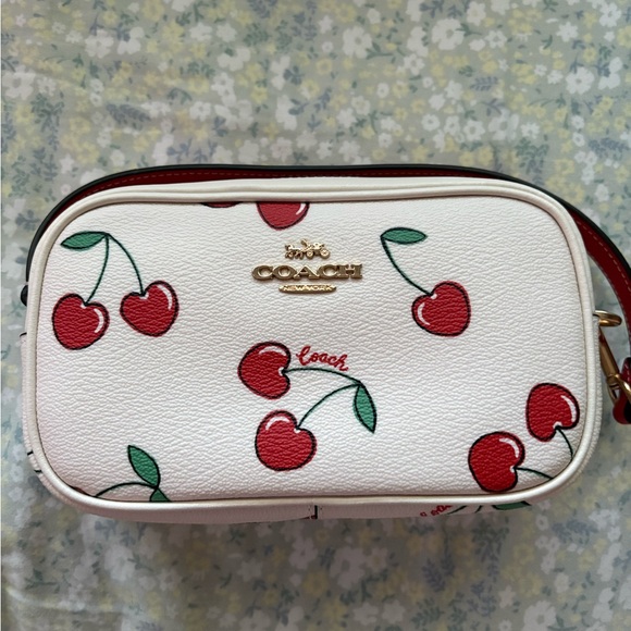 Coach Jamie wristlet with cherry print - Picture 2 of 4